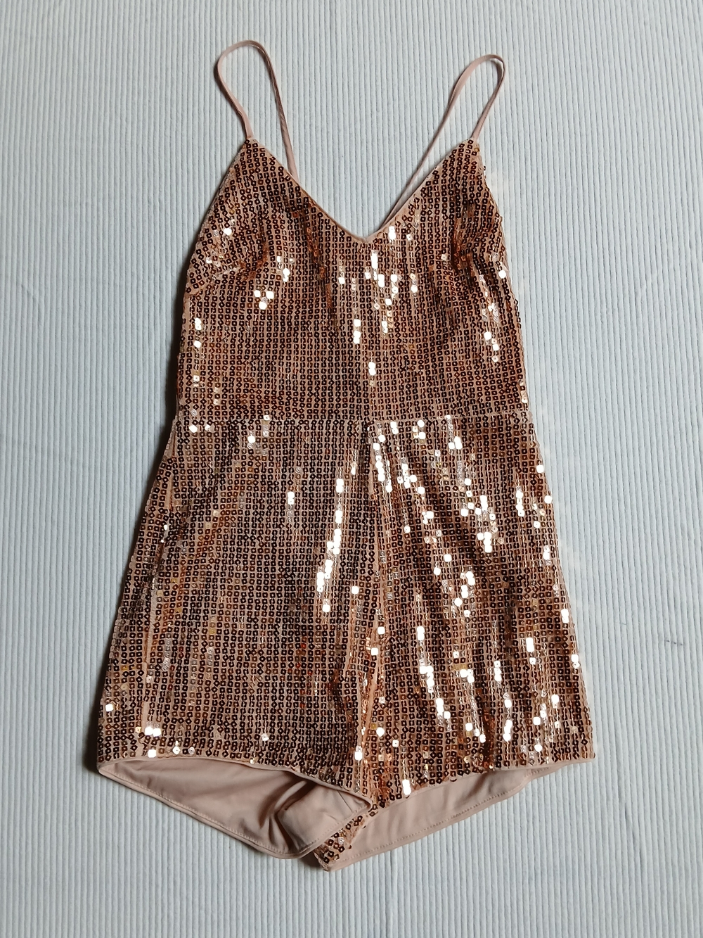 Forever 21 Rose Gold Sequin Sleeveless Romper Jumpsuit V-Neck Zip Size S